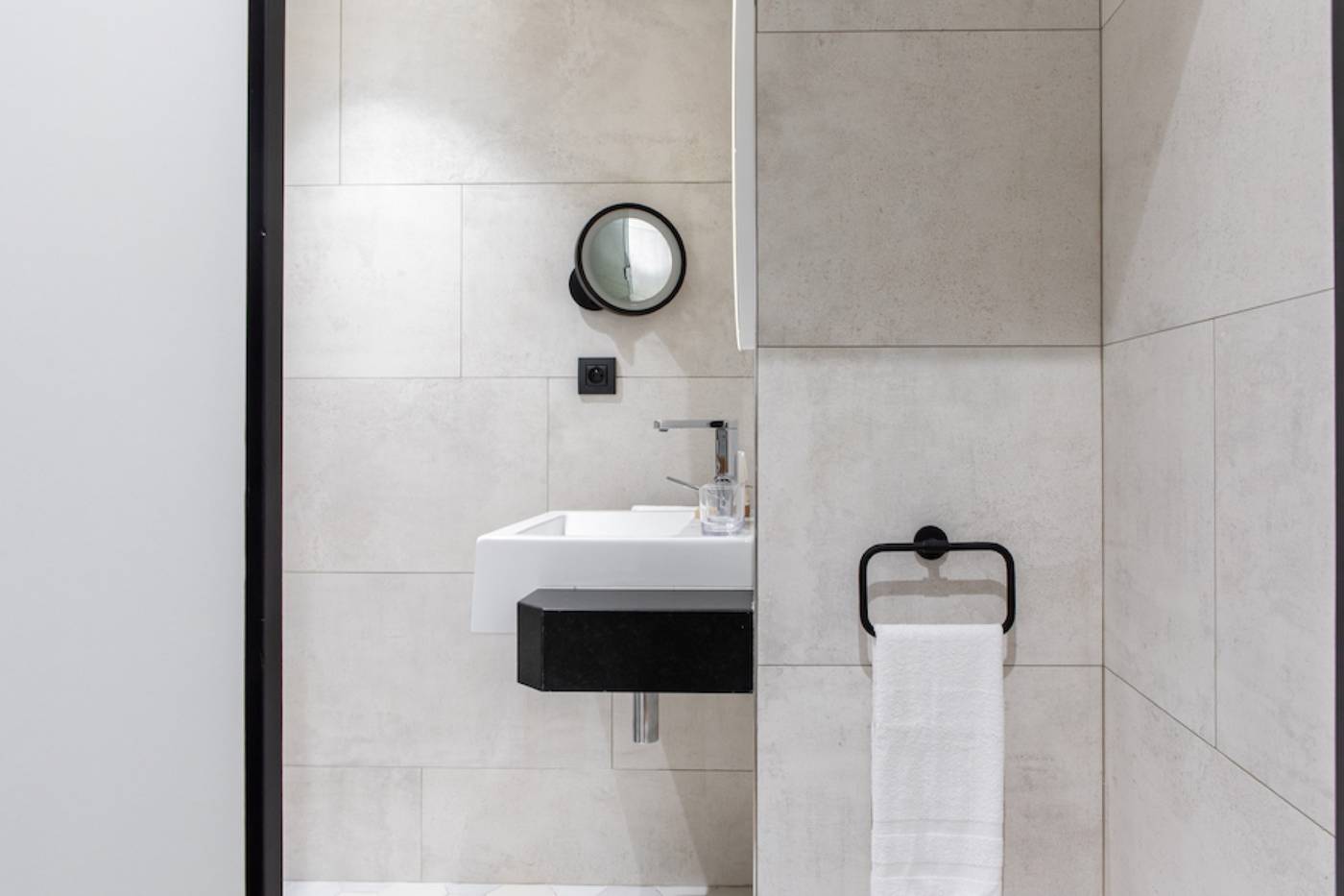 Hotel-Maison-Mere-Room-57