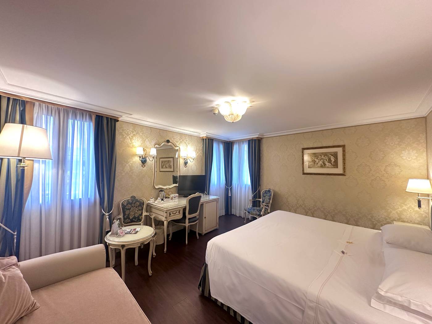 Hotel-Antiche-Figure-Room-34