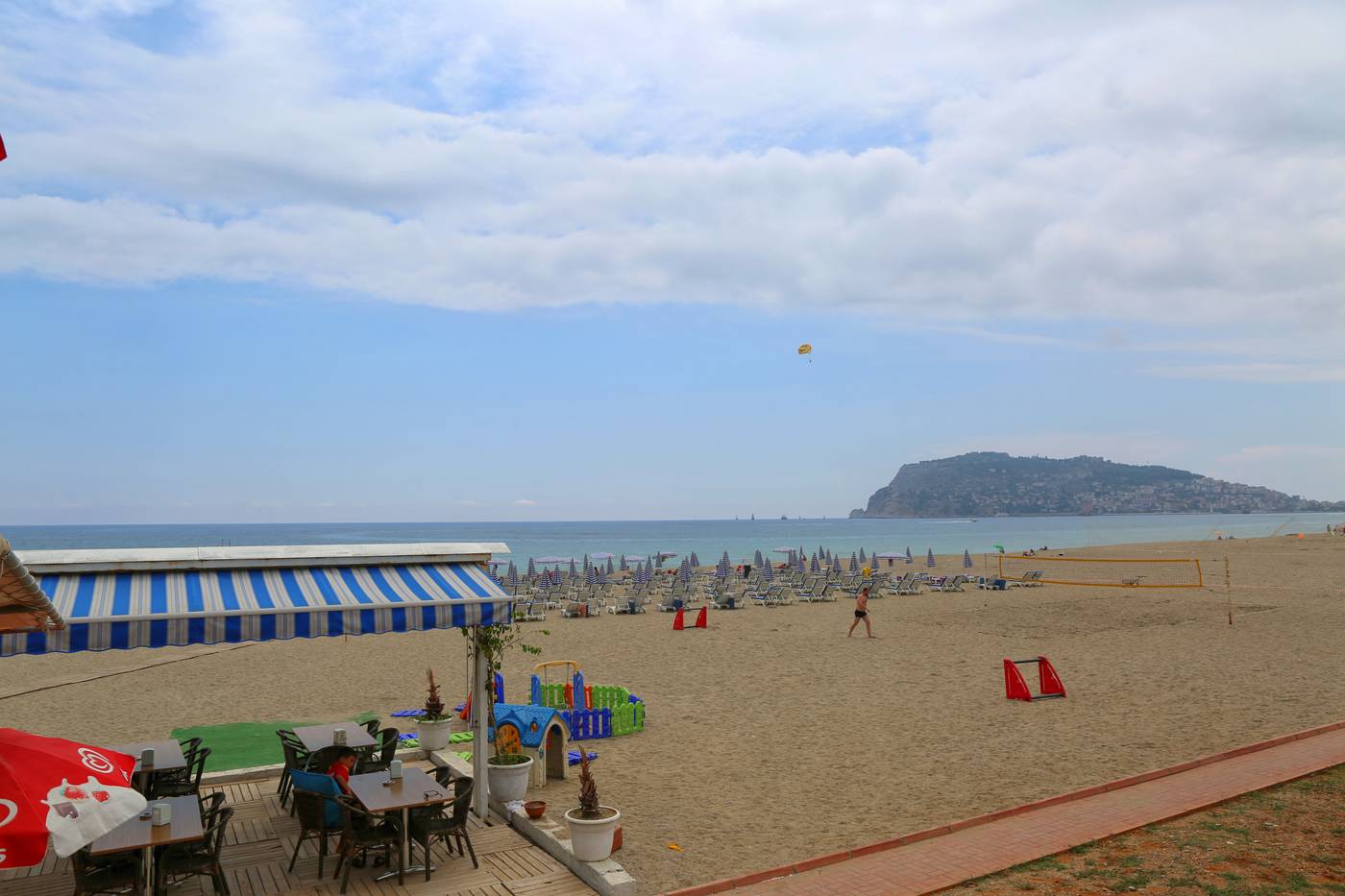 Blue-Wave-Suite-Hotel-Beach-28