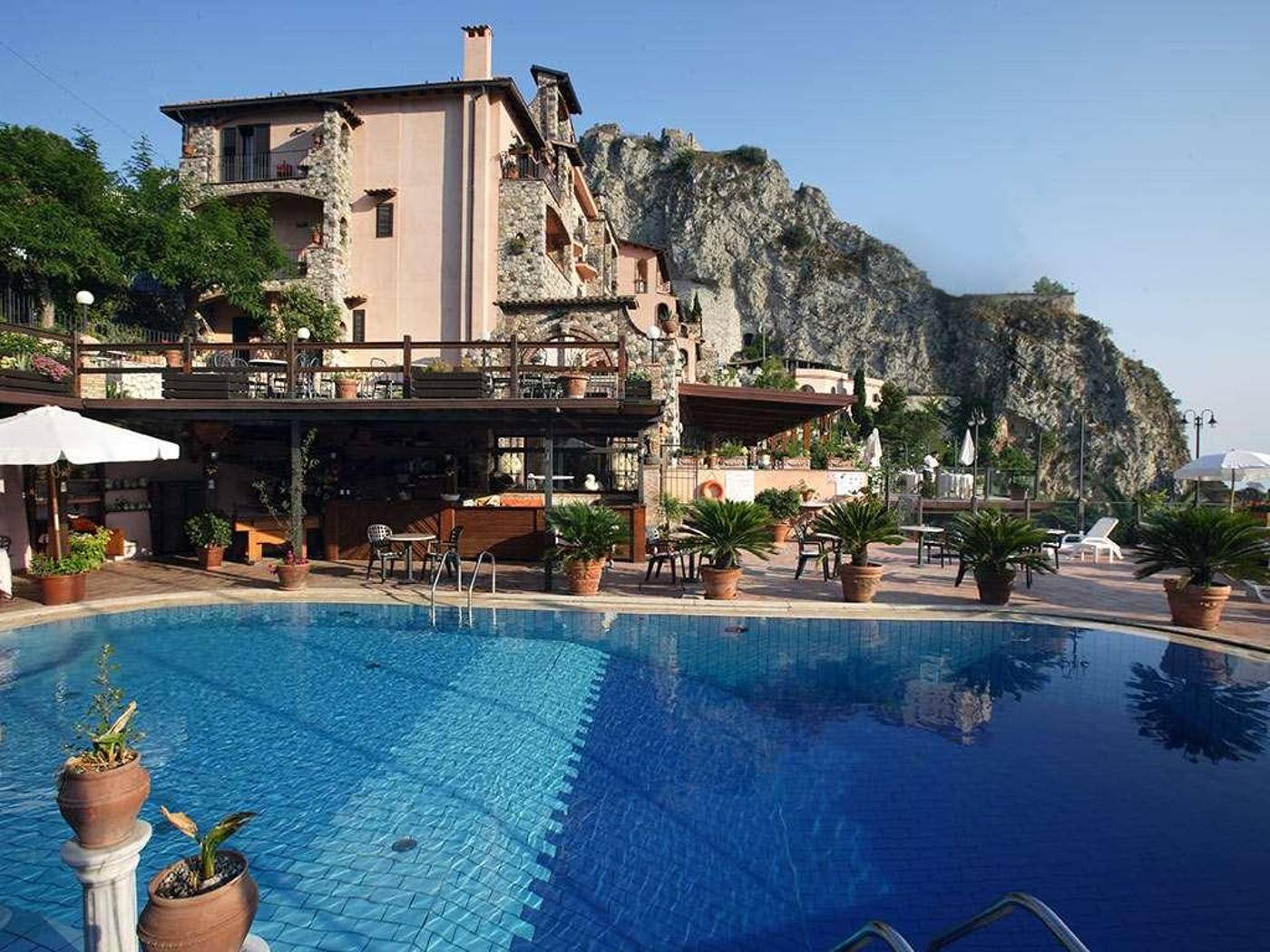 Hotel-Villa-Sonia-Pool-1