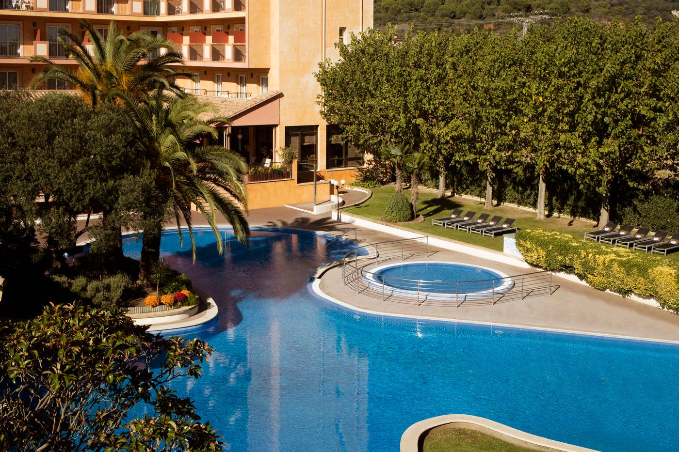 Bondia-Luna-Park-Pool-6