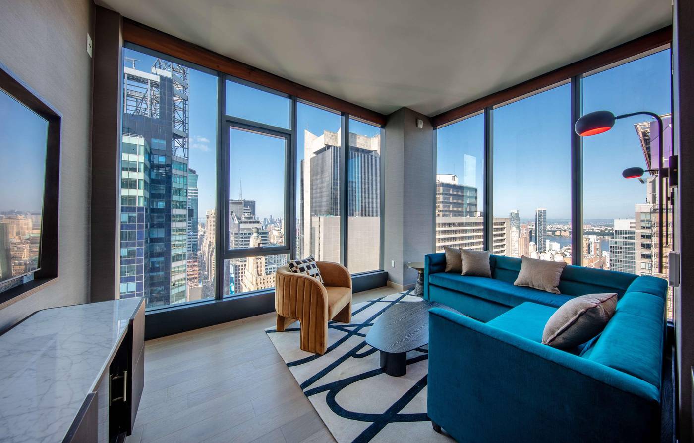 Tempo-by-Hilton-New-York-Times-Square-Room-23