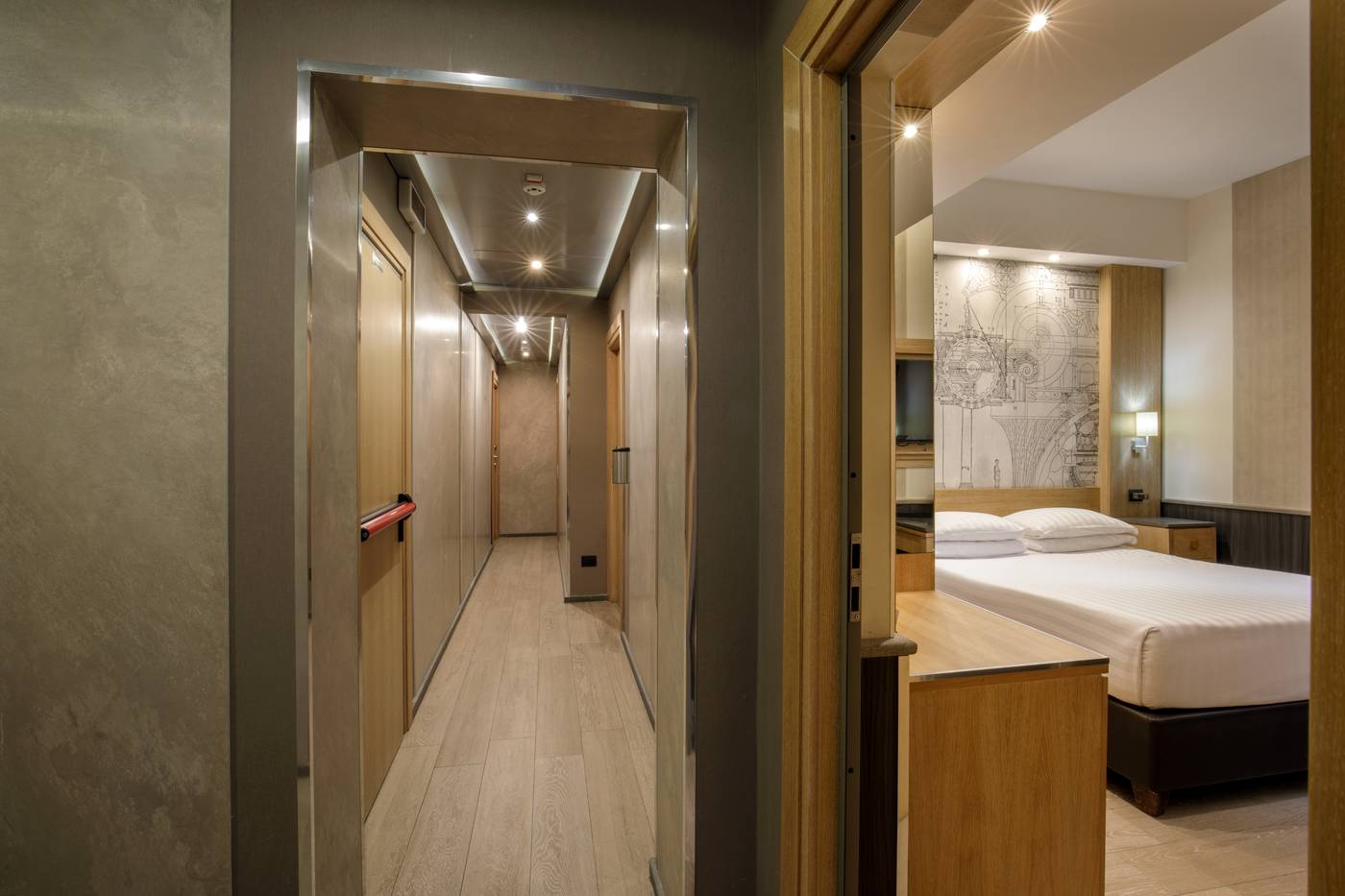 Royal-Court-General-view-42