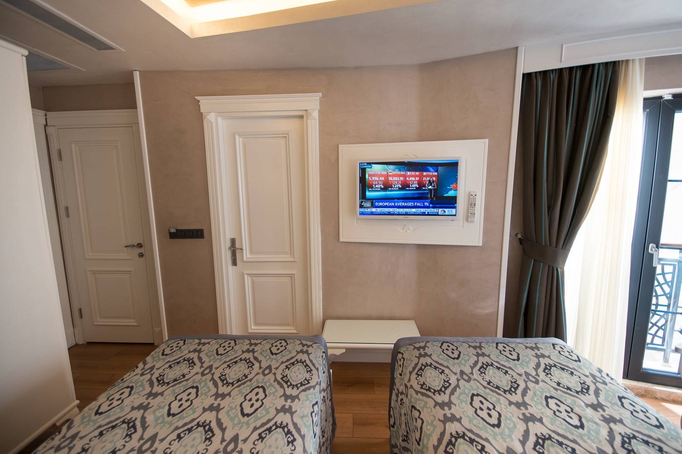 Antusa-Palace--Spa-Room-21