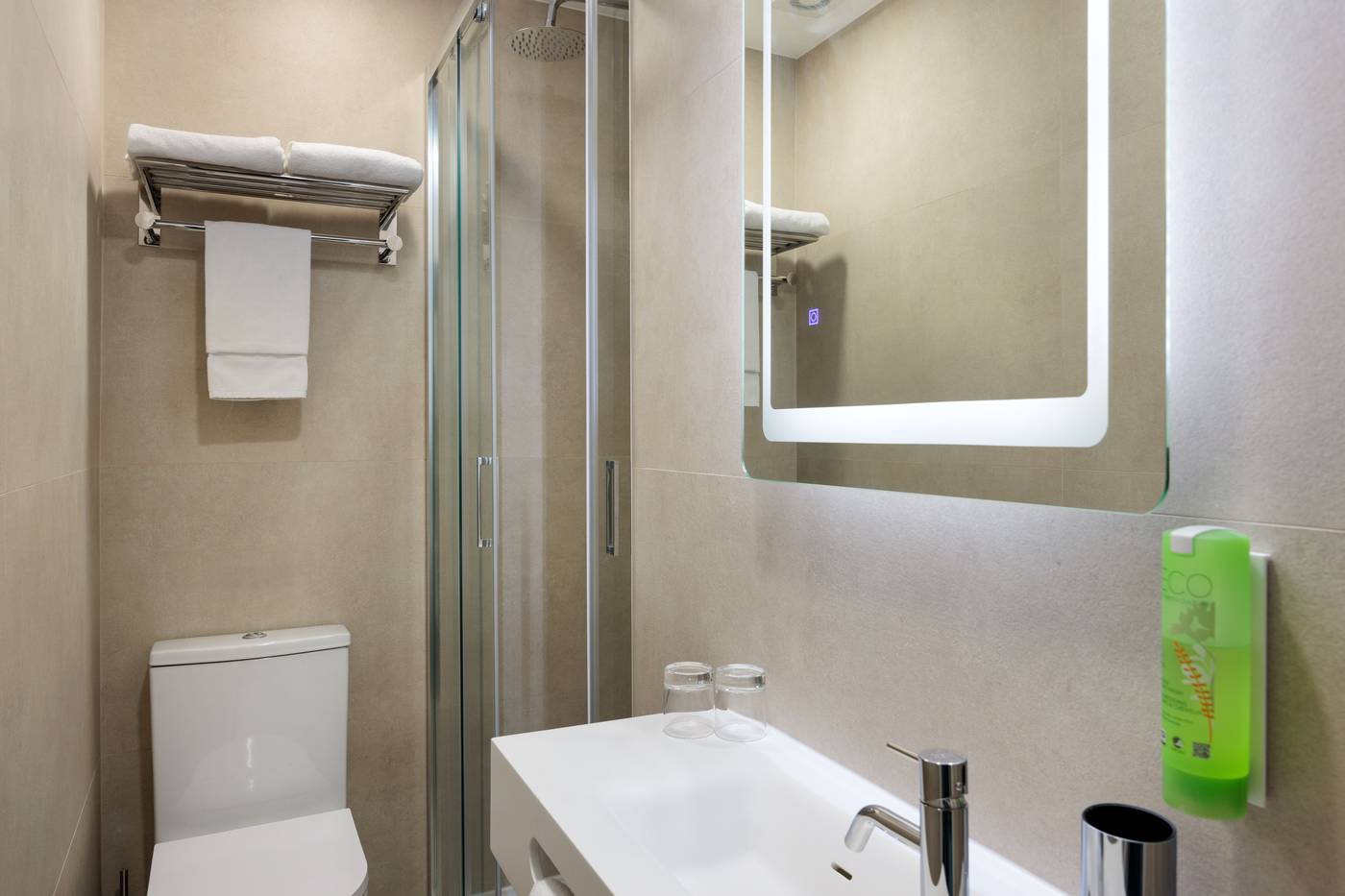 Hotel-Byakko-Nice-Centre-Room-44