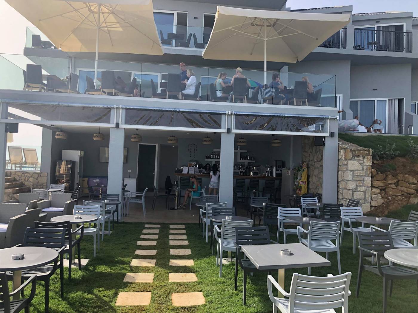 Golden-Coast-Resort---Spa-Bar-16