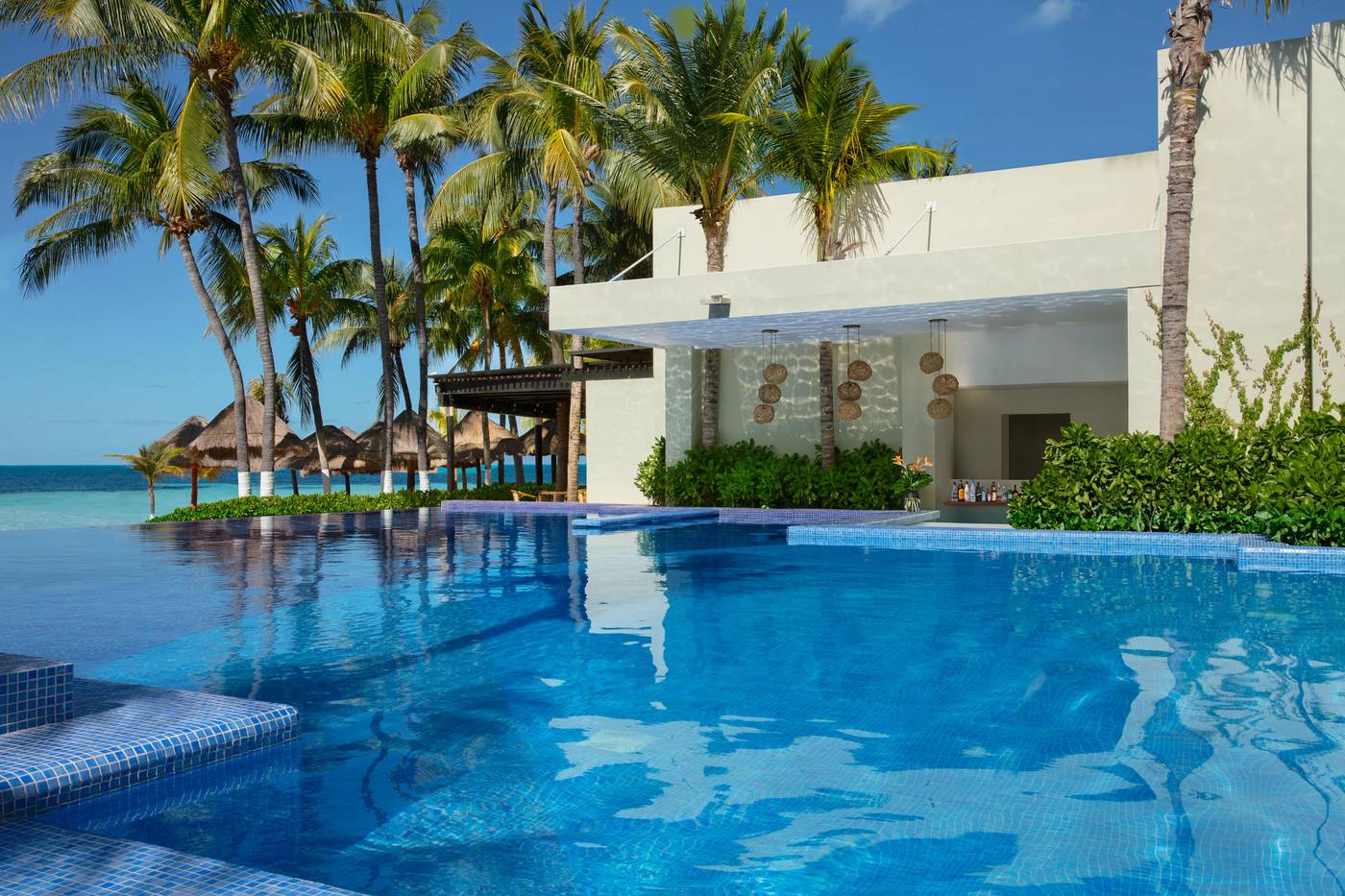 Dreams-Sands-Cancun-Resort---Spa-Pool-4