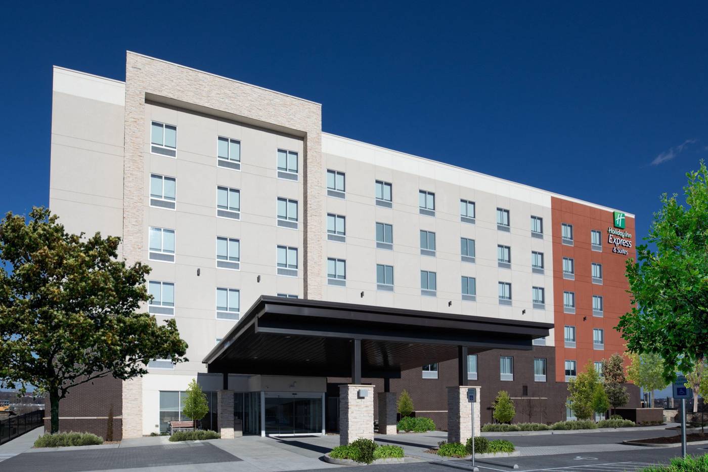 Holiday Inn Express & Suites Nashville Metrocenter-United States-Nashville-General view-5