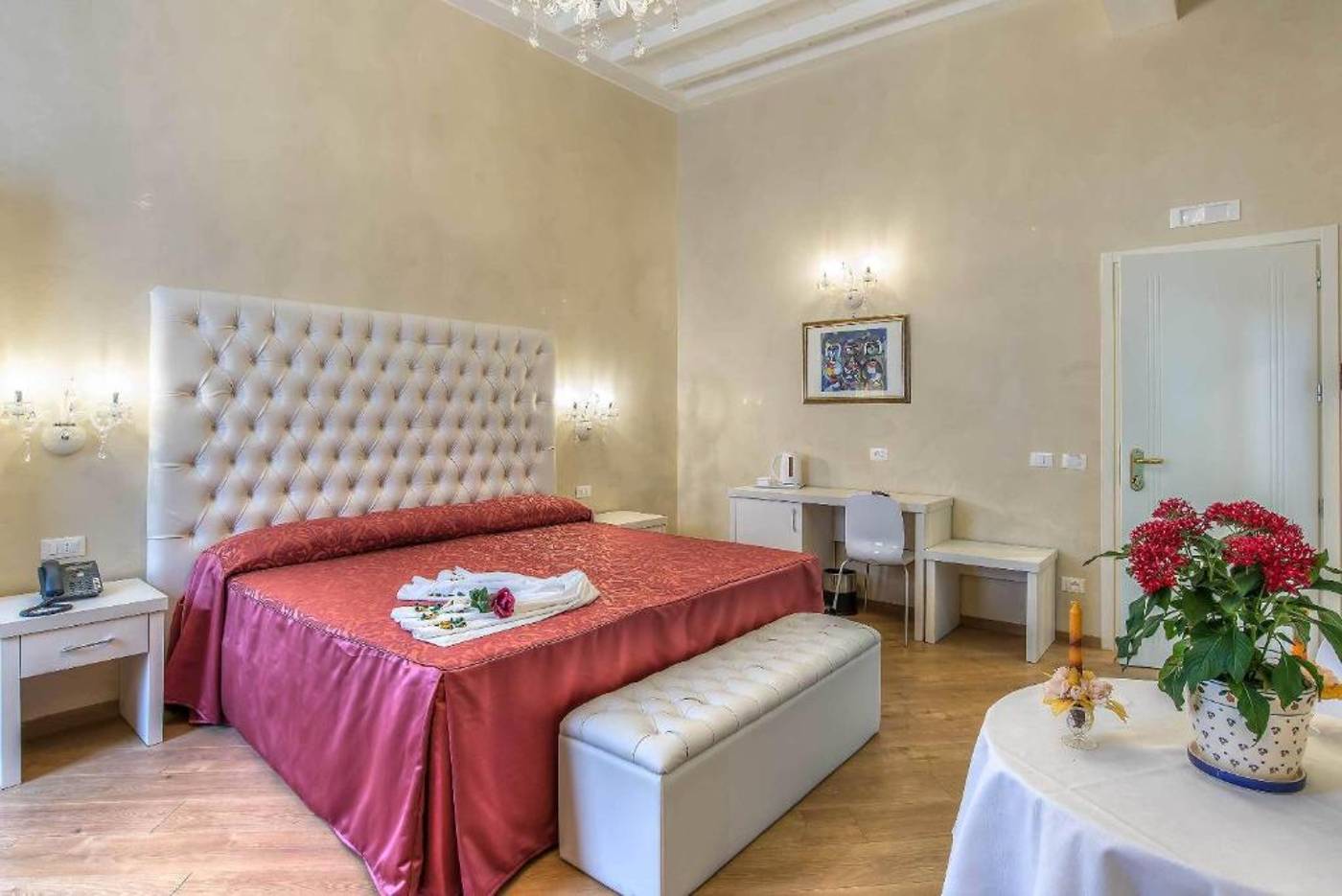 Trevi-Rome-Suite-Room-18