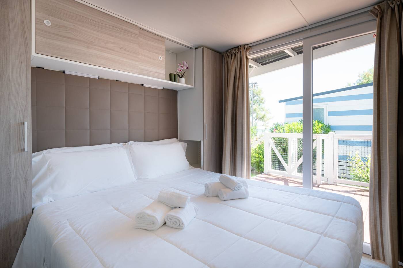 Club-del-Sole-Stork-Family-Collection-Room-3