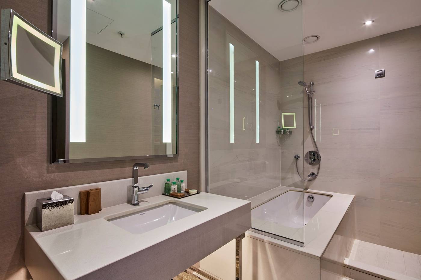 Movenpick-Hotel-Istanbul-Golden-Horn-Room-45