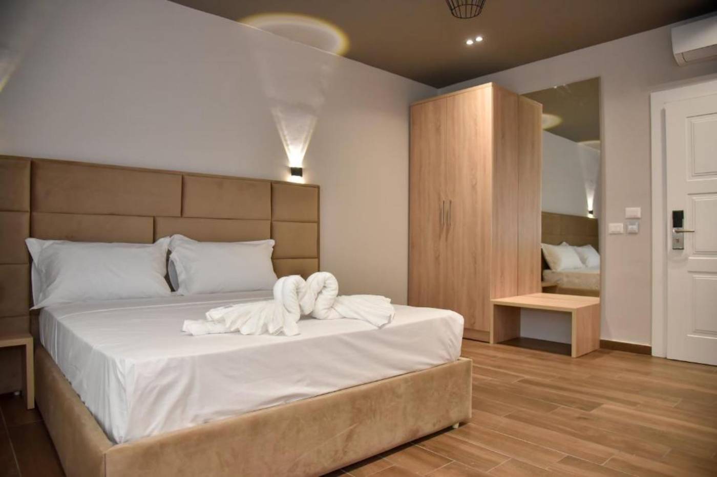 Dolanit Hotels Lubjana-Albania-Durrës-Room-7