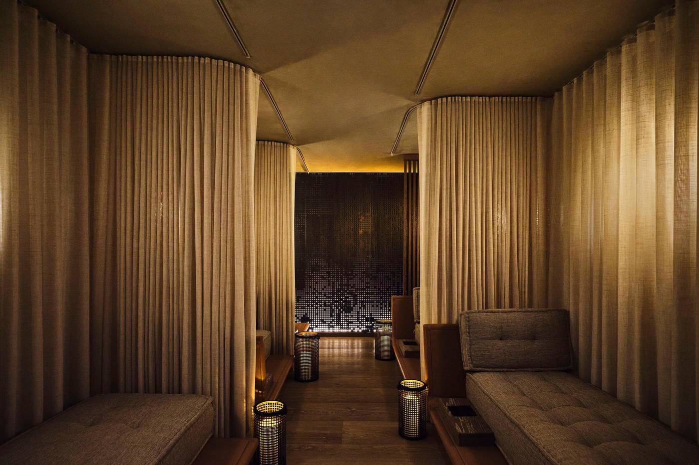 Conrad-Los-Angeles-Sports-and-Entertainment-92