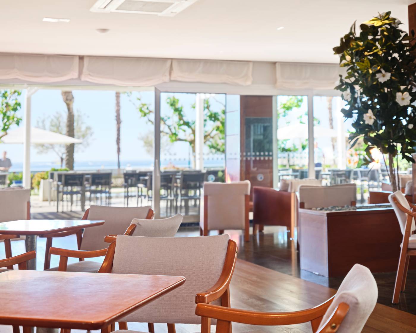 Prestige-Victoria-Bar-59