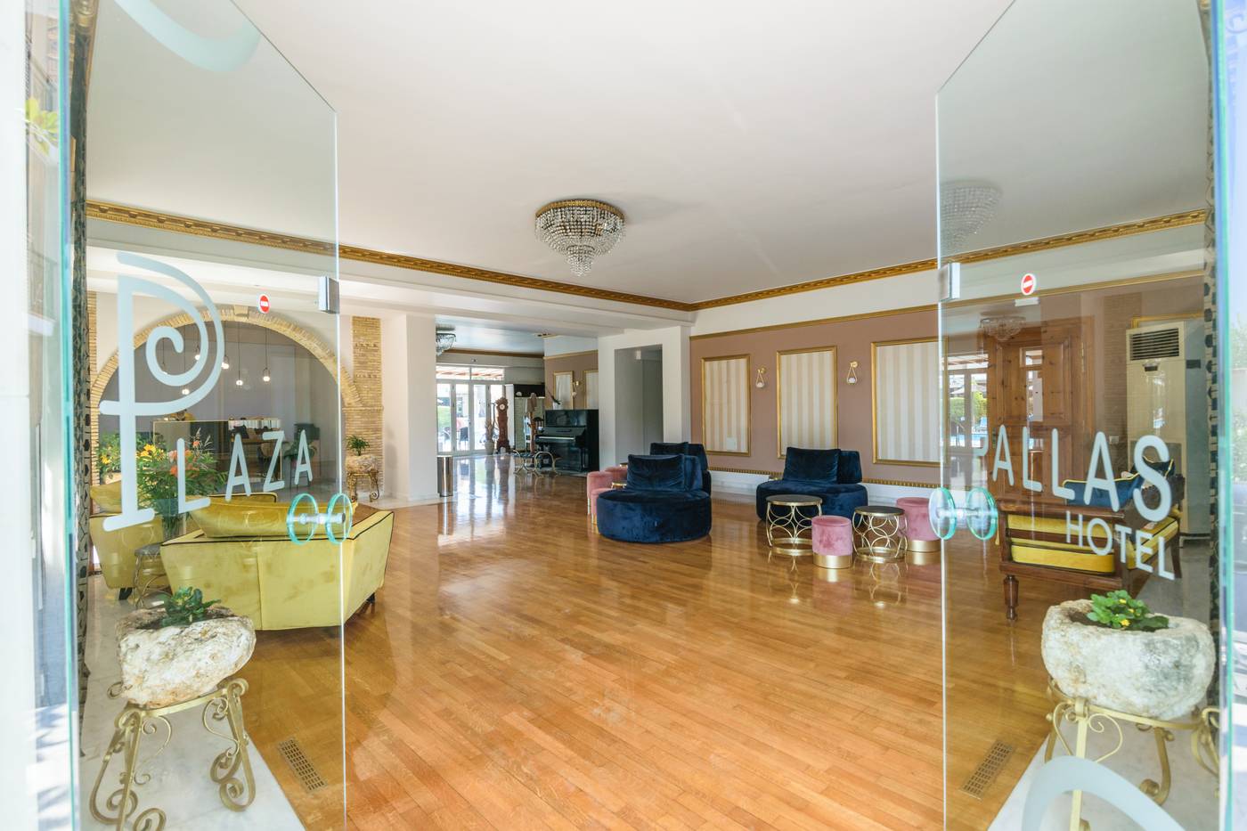 Plaza-Pallas-Lobby-23