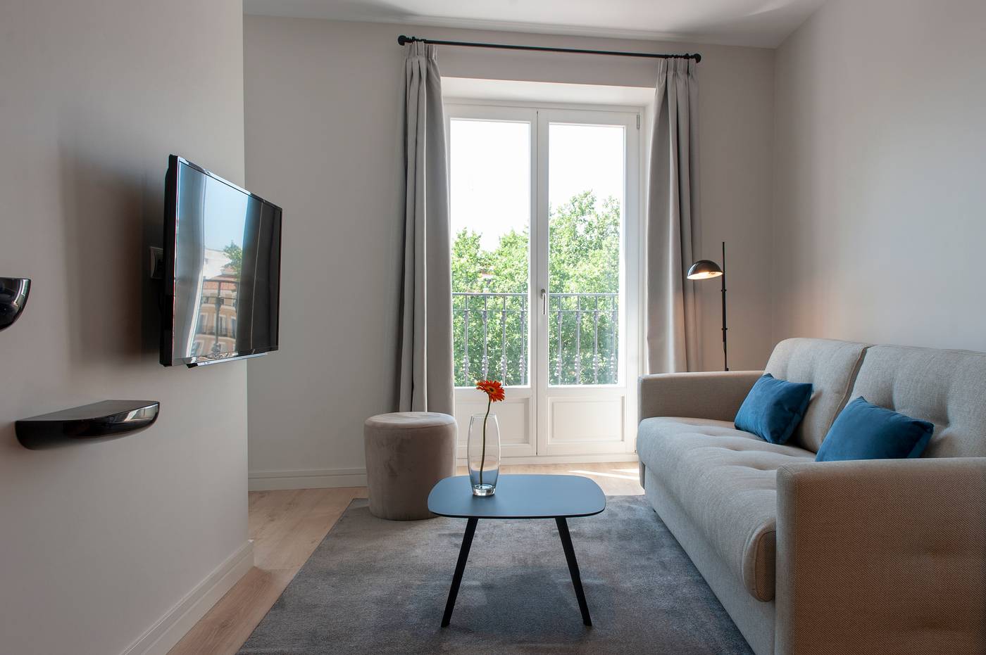 MH-Apartments-Central-Madrid-Room-6