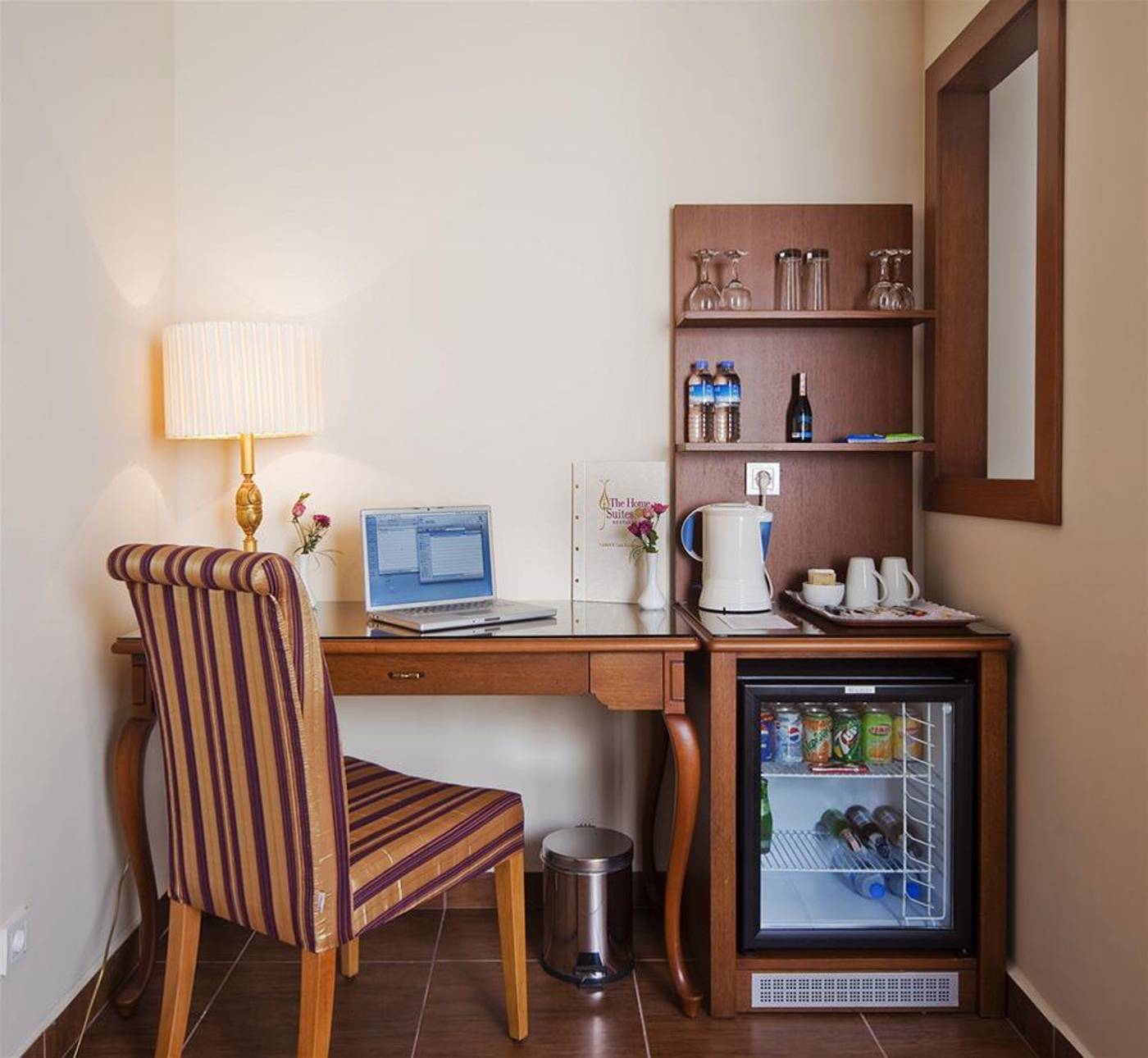 Glk-Premier-The-Home-Suites---Spa-Room-6