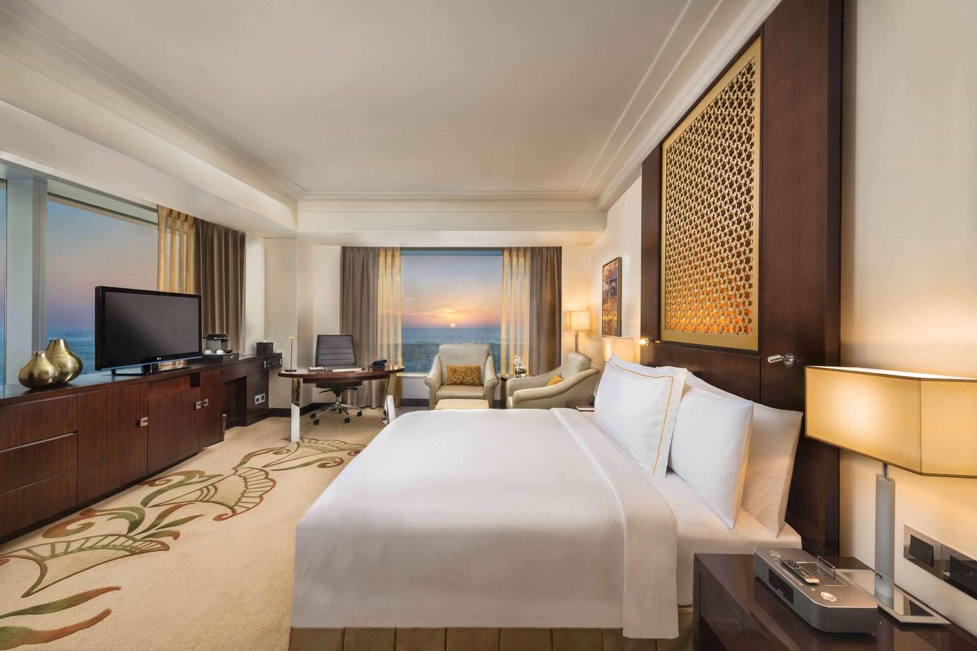 Conrad-Hotel-Dubai-Room-27