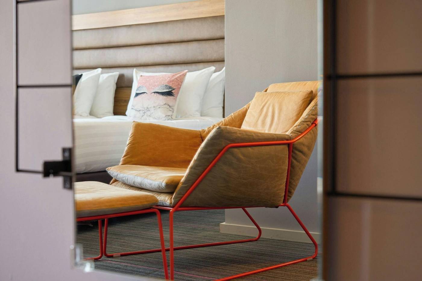 Moxy-Dublin-City-Room-35