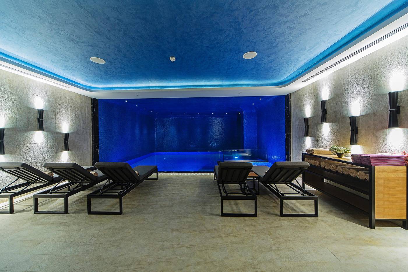 Arts-Hotel-Istanbul-Pool-54