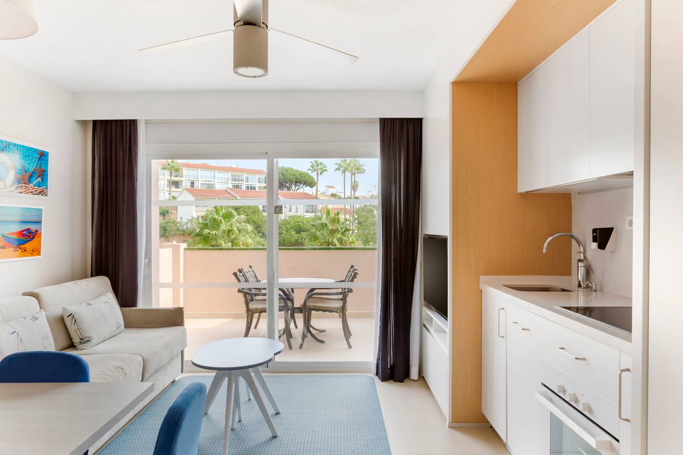 Los-Amigos-Beach-Club-Room-20