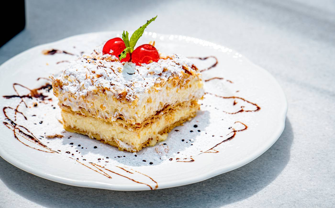 En-Plo-Boutique-Suites---Oia-Santorini-Restaurant-67