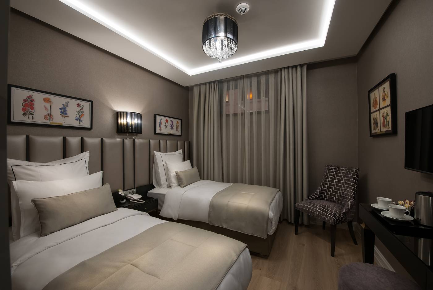 Le-Petit-Palace-Hotel-Room-19