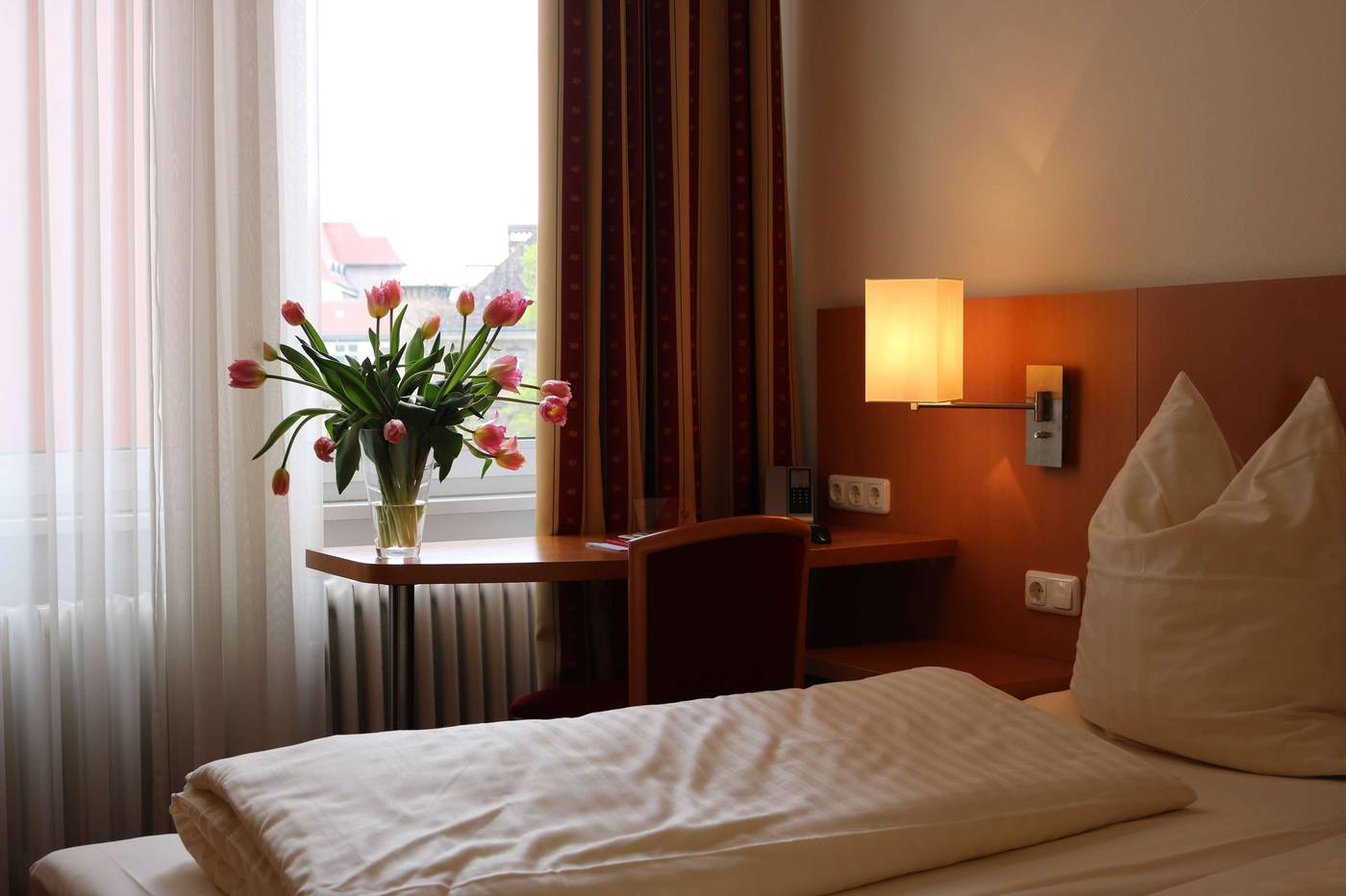 Air-in-Berlin-Hotel-Room-16