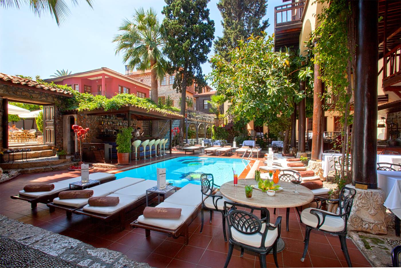 ALP-PASA-BOUTIQUE-HOTEL-OLD-TOWN-Pool-1