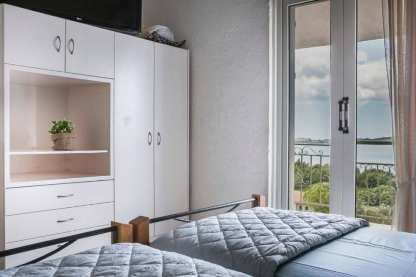 Panorama-Fanari-Studios---Apartments-Room-42