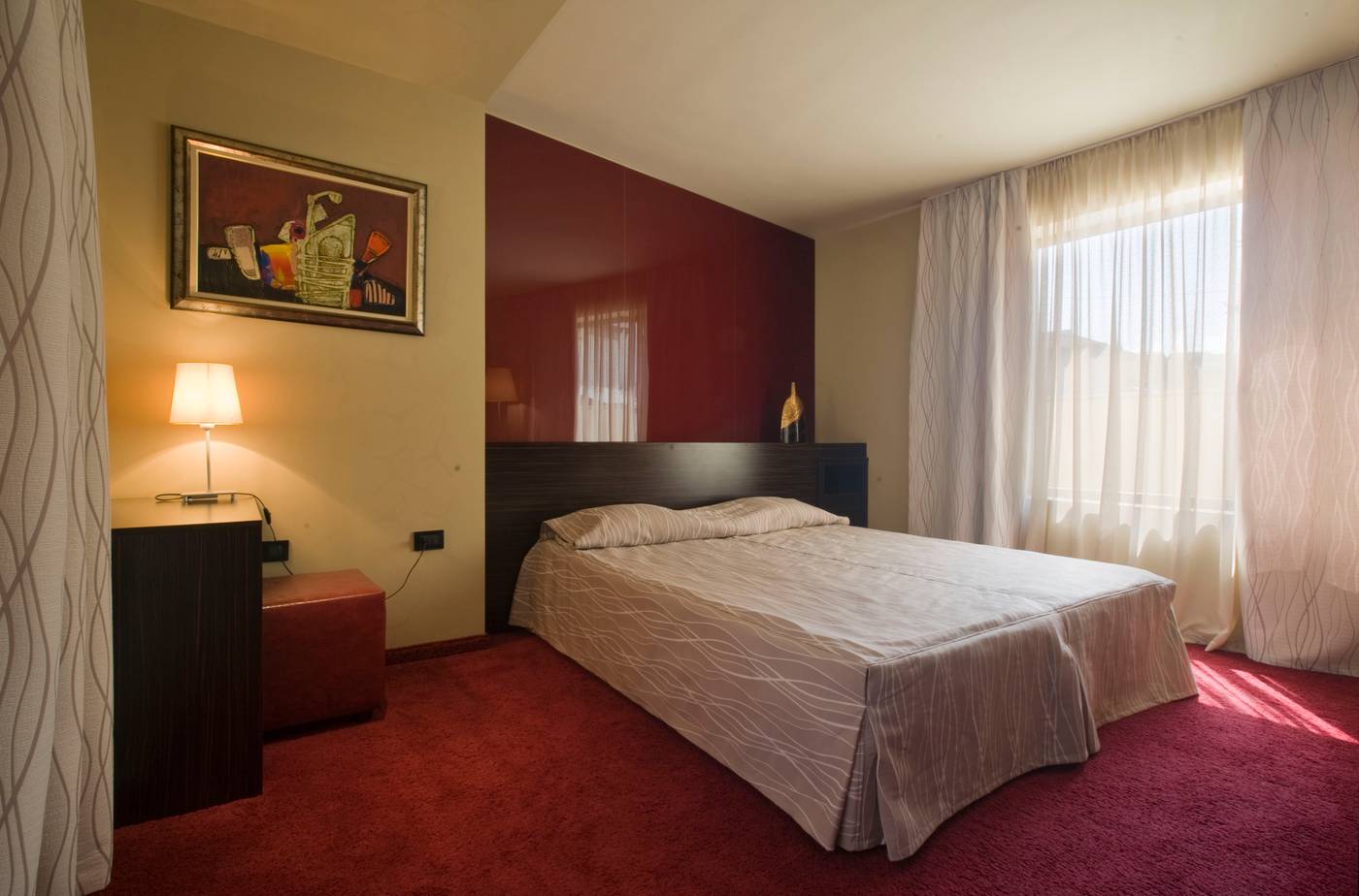 Famous House-Bulgaria-PLOVDIV-Room-9