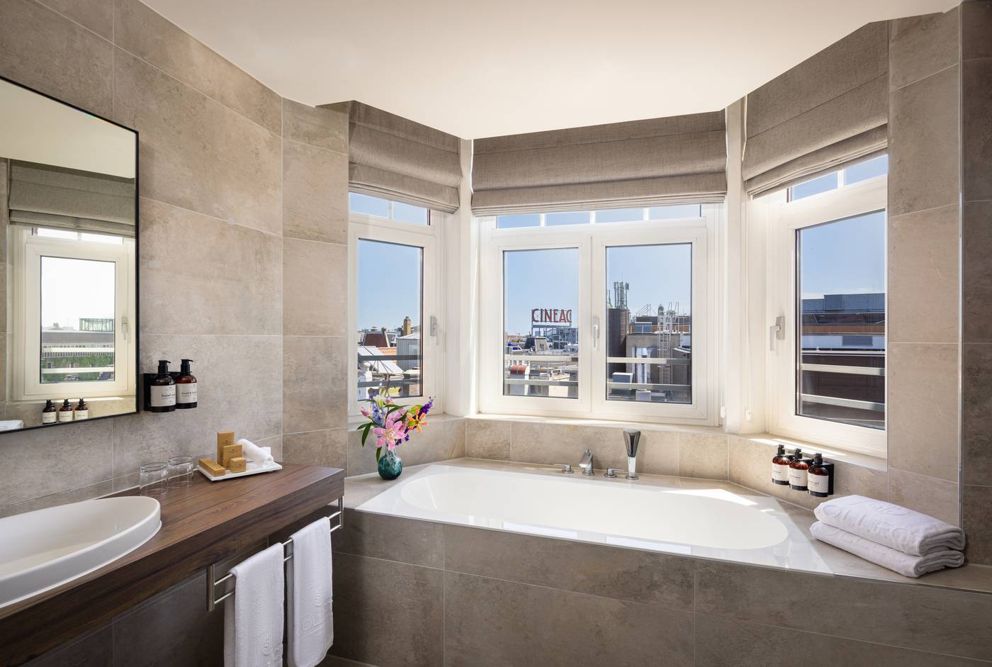 NH-Collection-Amsterdam-Flower-Market-Room-53