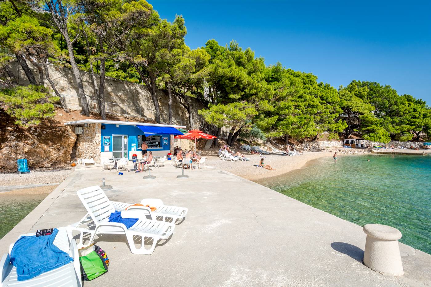 Holiday-Village-Sagitta-Bar-50