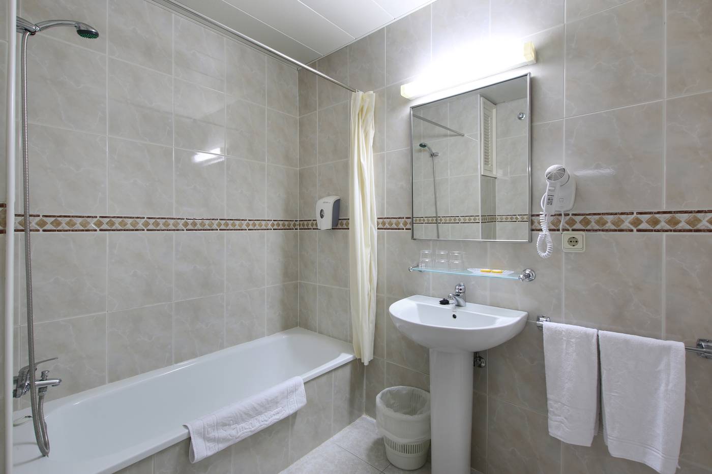Medplaya-Sant-Eloi-Aparthotel-Room-48