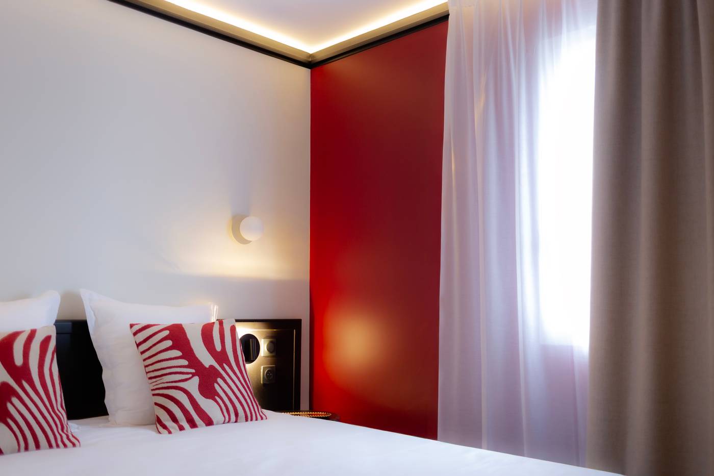 Hotel-Cinepole-Room-18