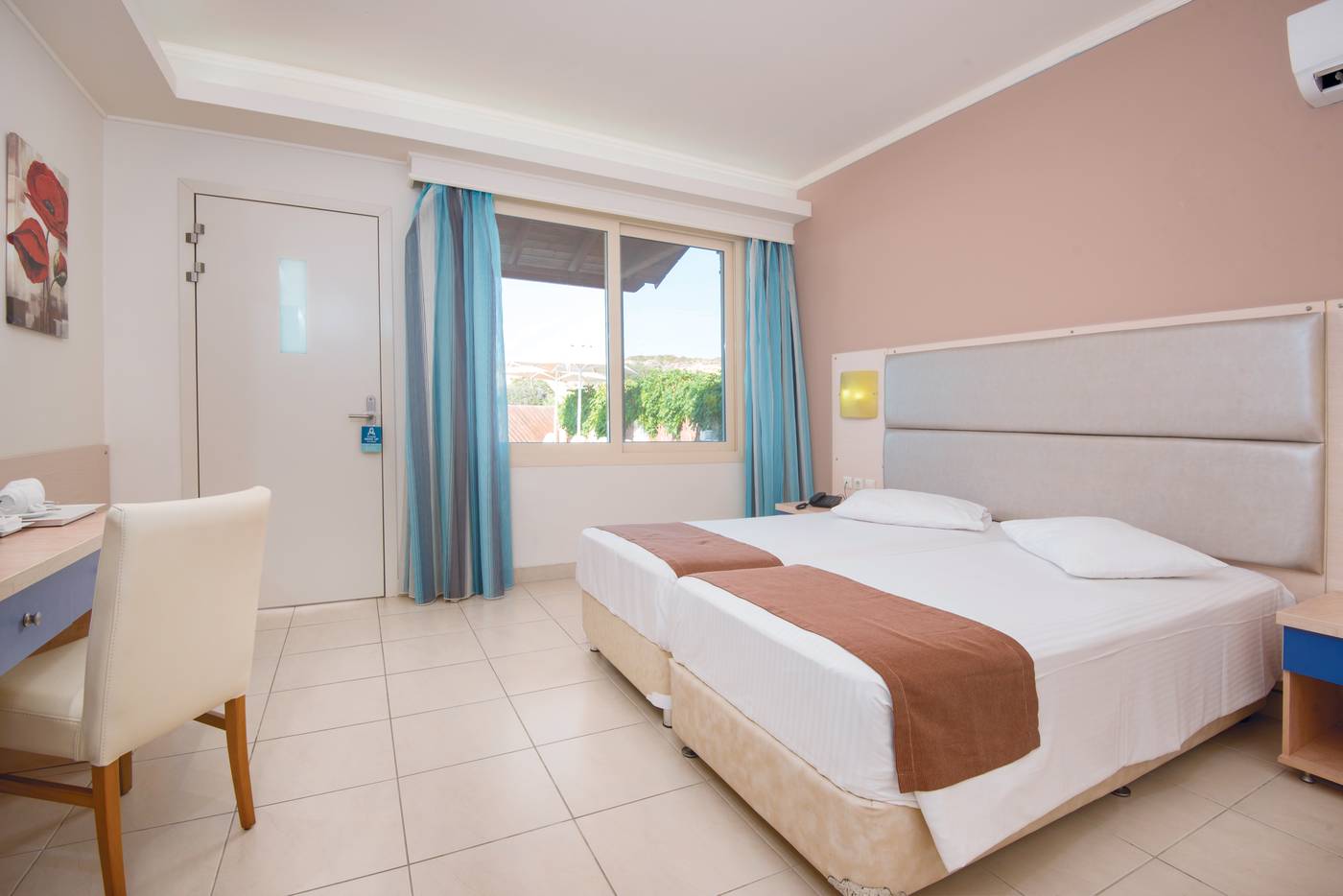 Kouros-Palace-Room-32