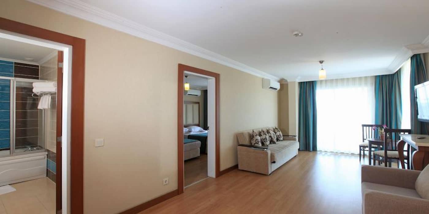 Tac-Premier-Hotel---Spa-Room-24