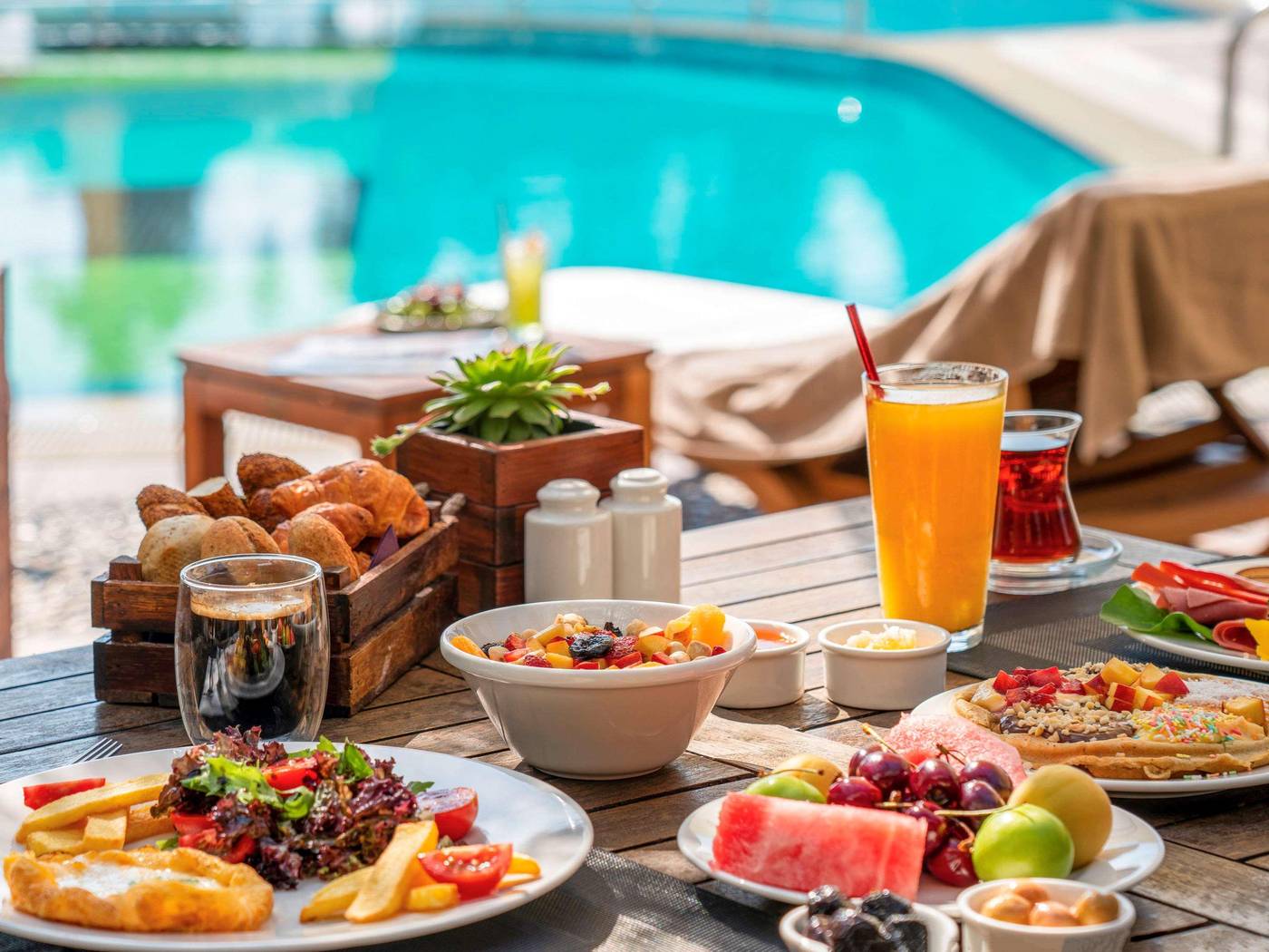 Novotel-Istanbul-Zeytinburnu-Pool-52