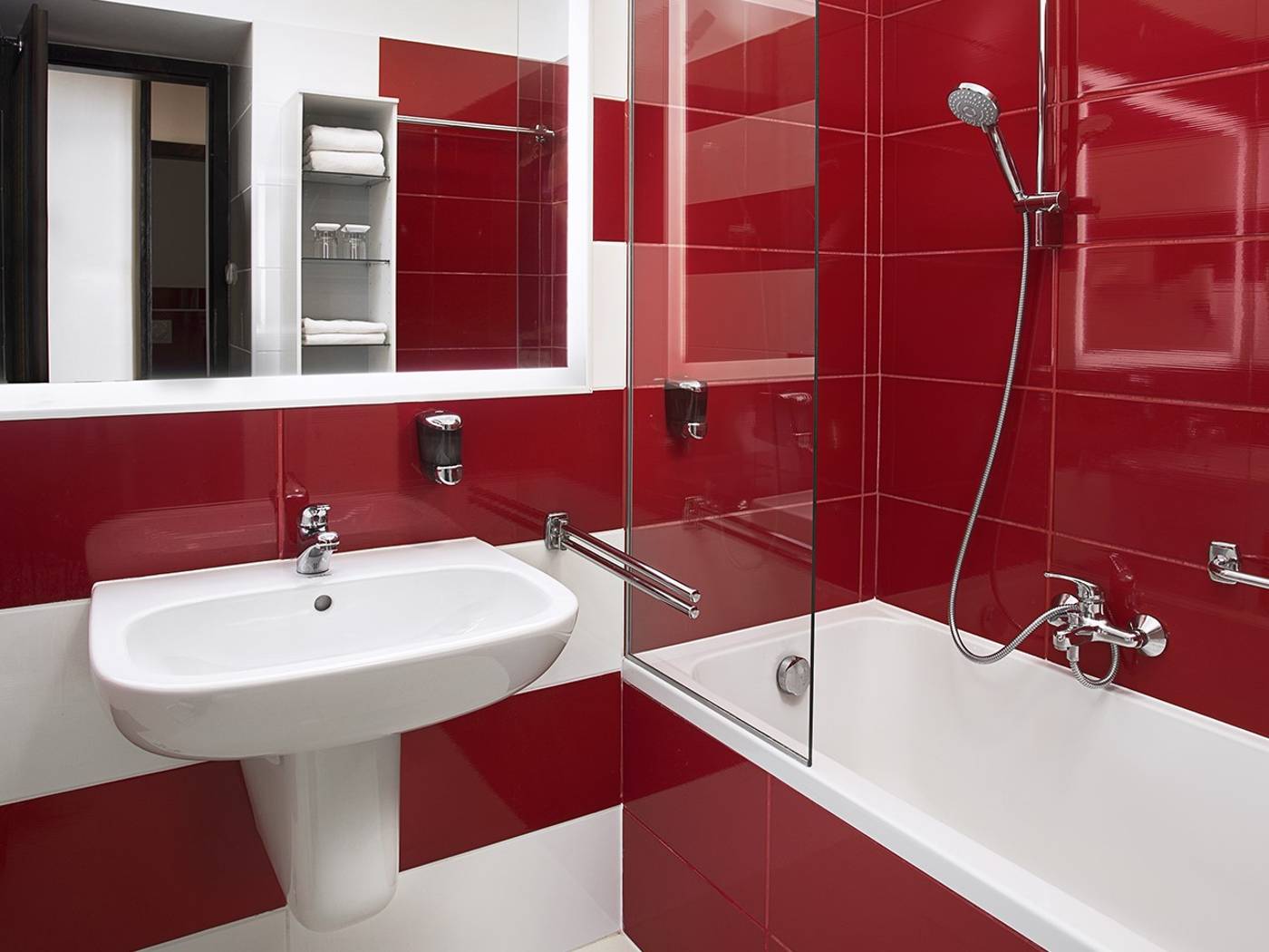 Rubin-Wellness---Conference-Hotel-Room-35