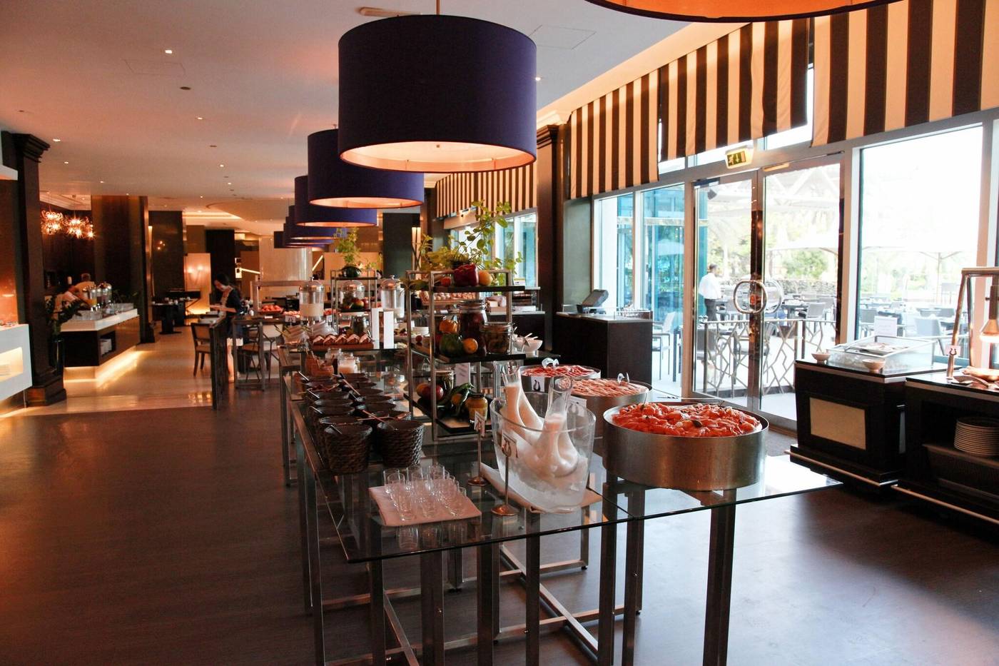 Le-Meridien-Mina-Seyahi-Beach-Resort---Marina-Restaurant-56