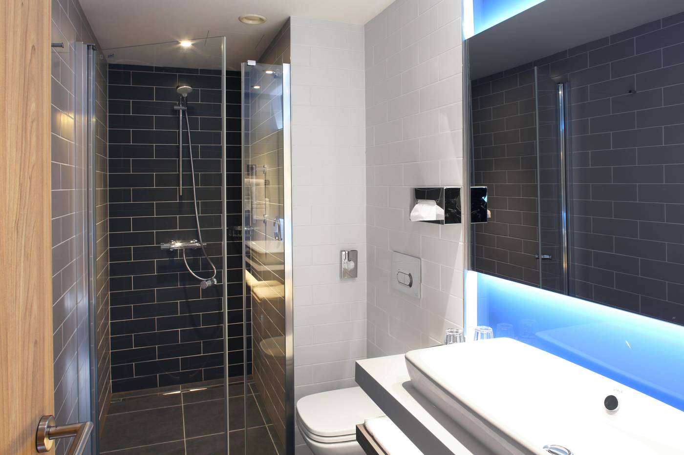 Holiday Inn Express Ljubljana-Slovenia-LJUBLJANA-Room-9