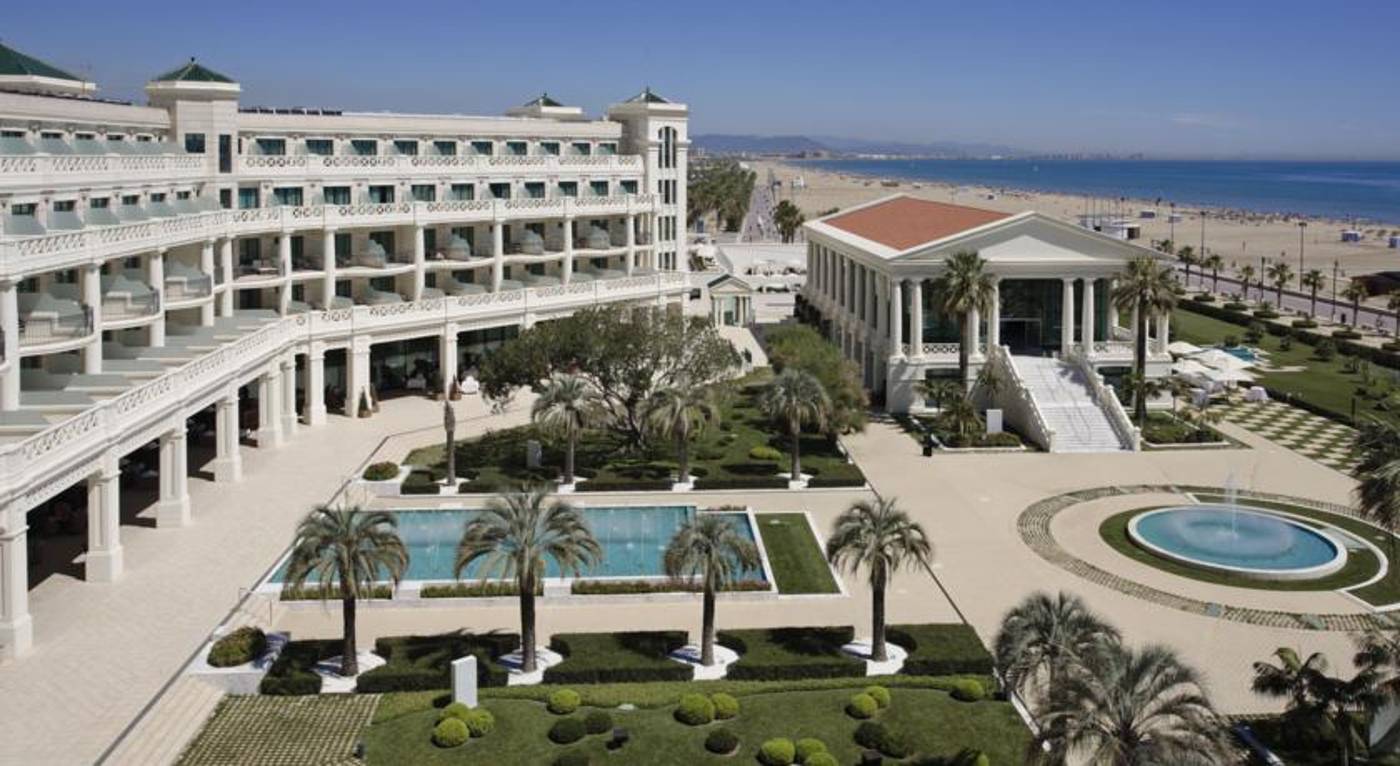 Las Arenas Balneario Resort