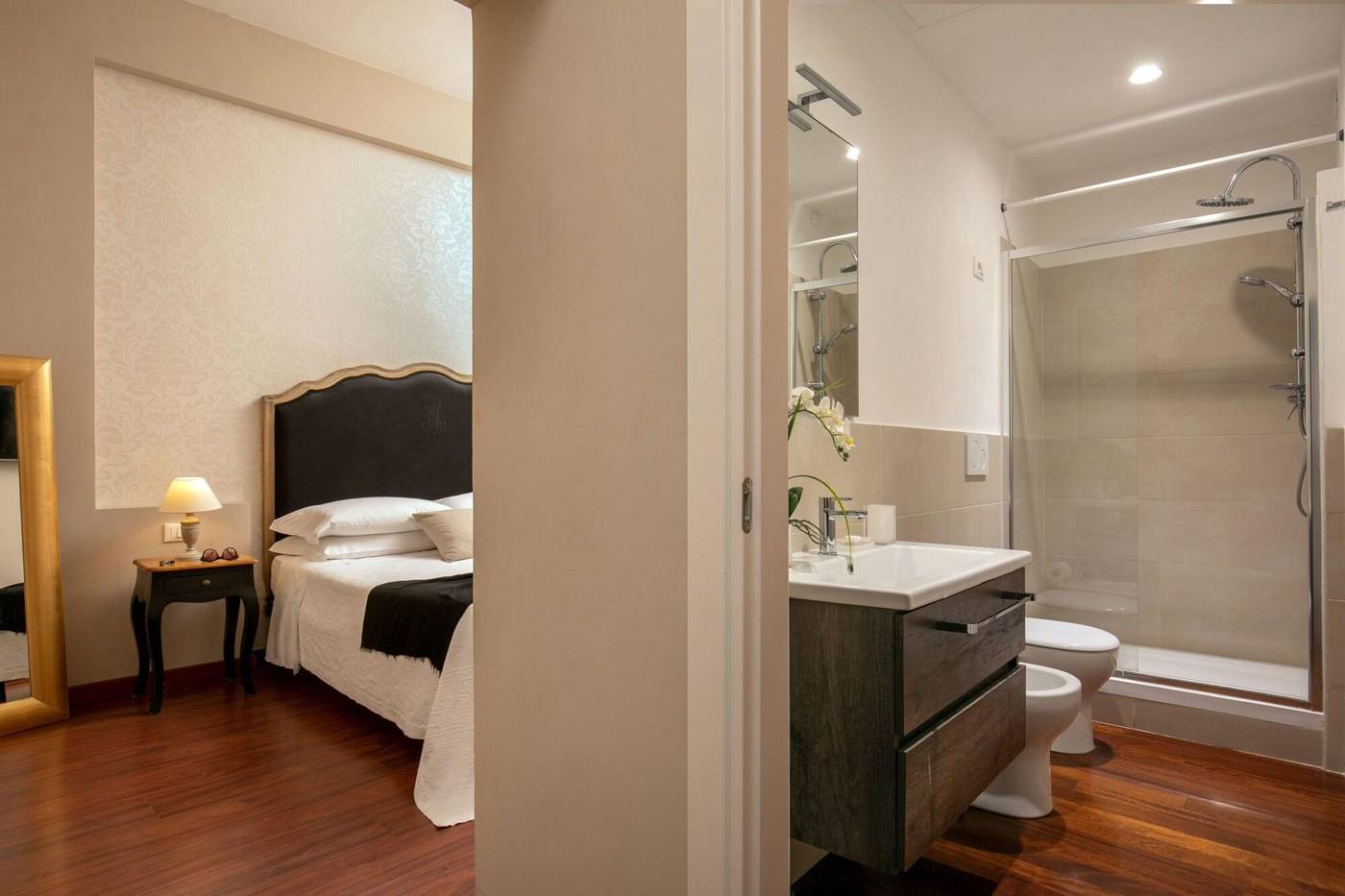 Avignonesi-Suites---Daplace-Collection-Room-17