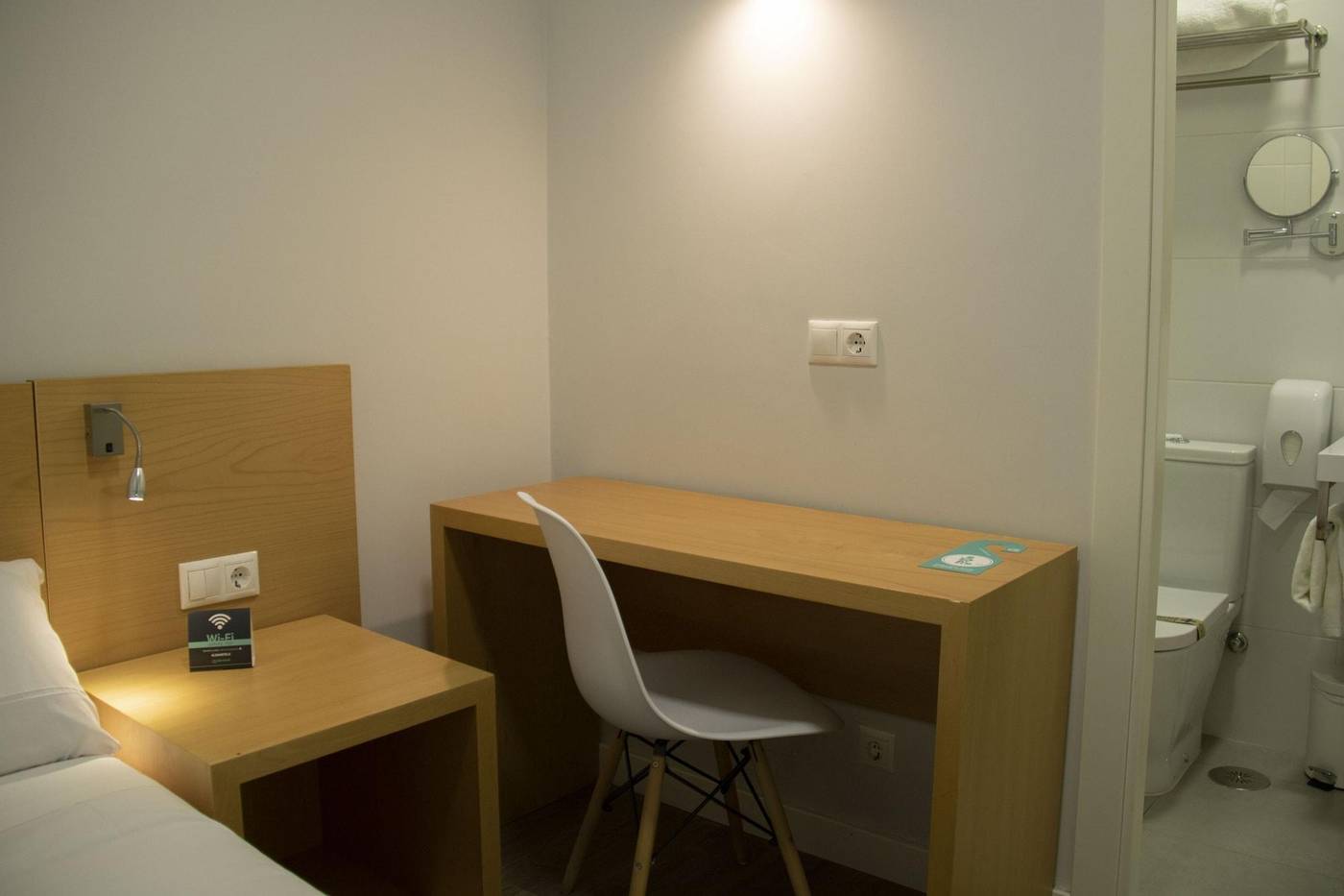 Alda Alboran Rooms-Spain-LA CORUNA-Room-8
