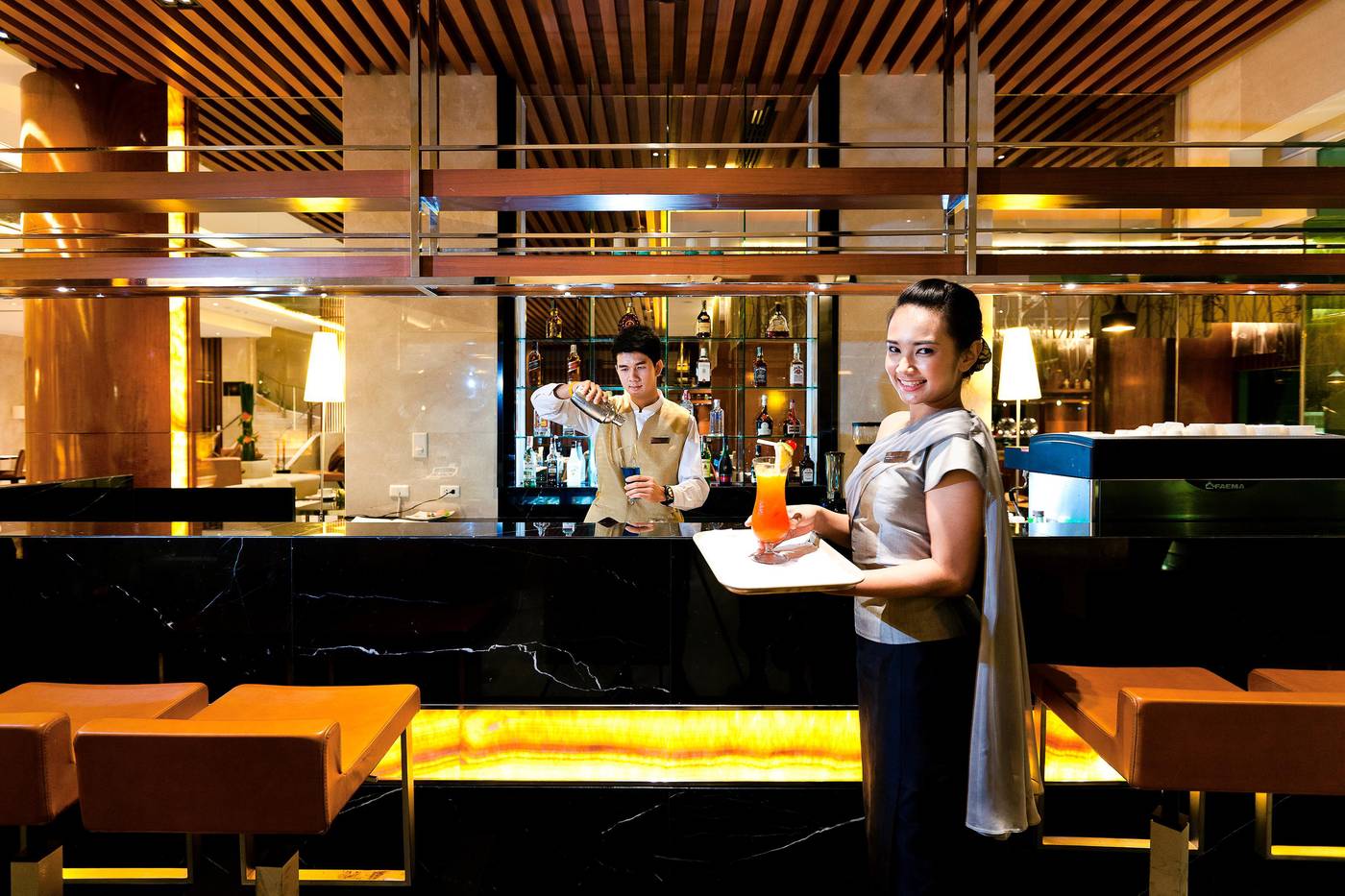 Royal-Princess-Larn-Luang-Bangkok-Bar-12