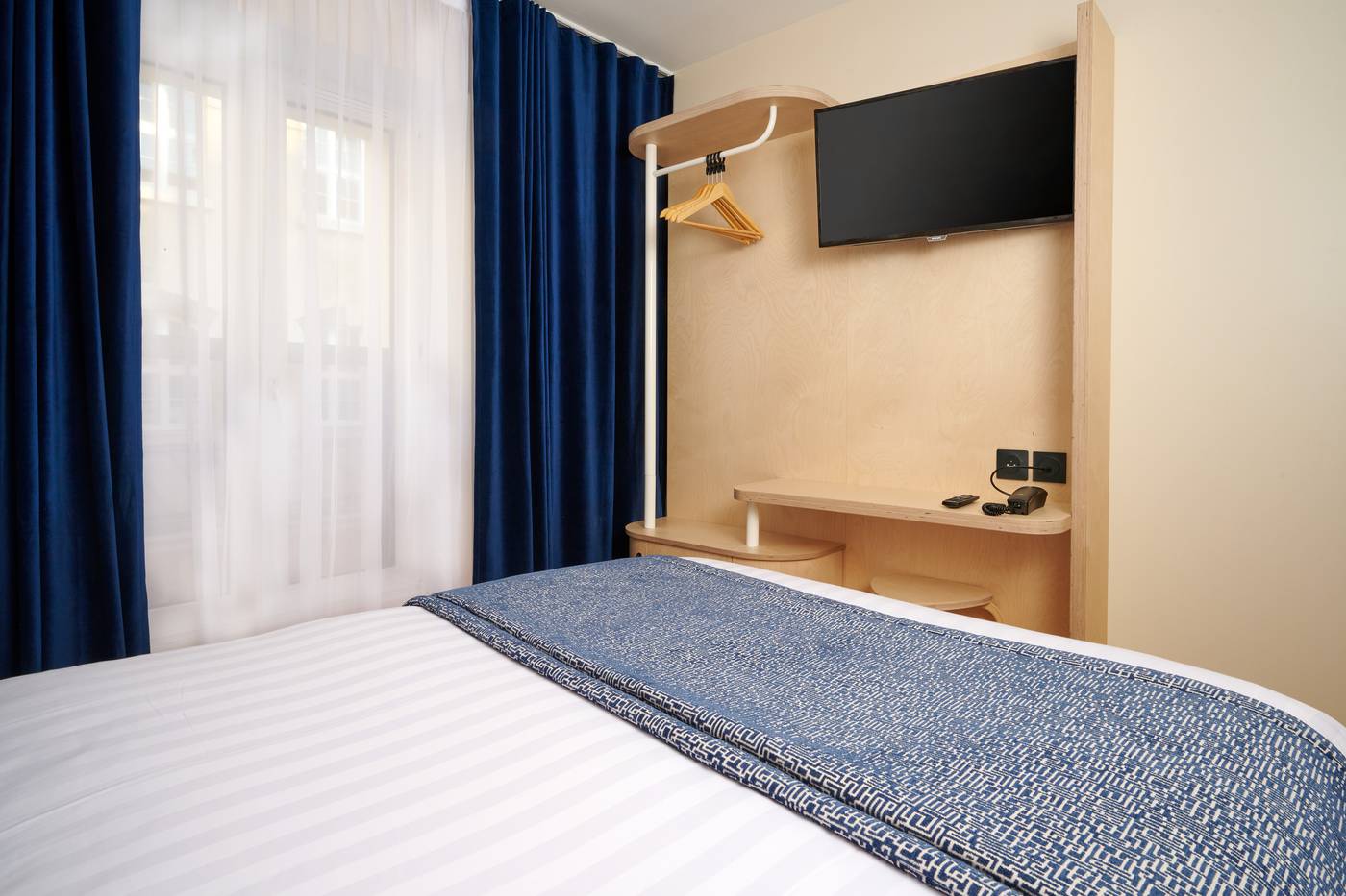 VLH-Paris-Montparnasse-Eiffel-Room-22