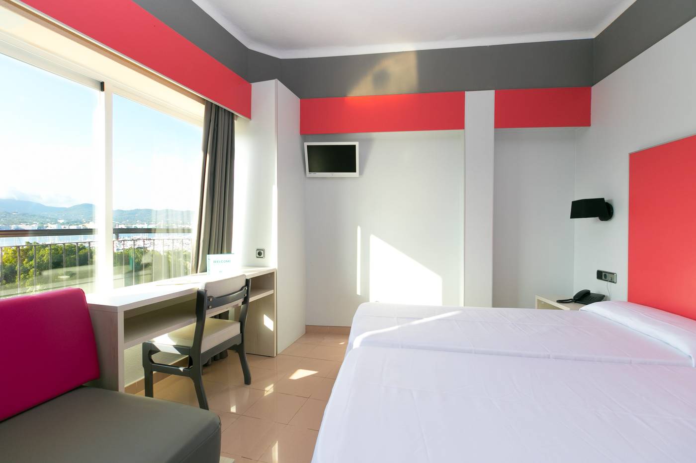 The-Red-Hotel-by-Ibiza-Feeling-Room-13