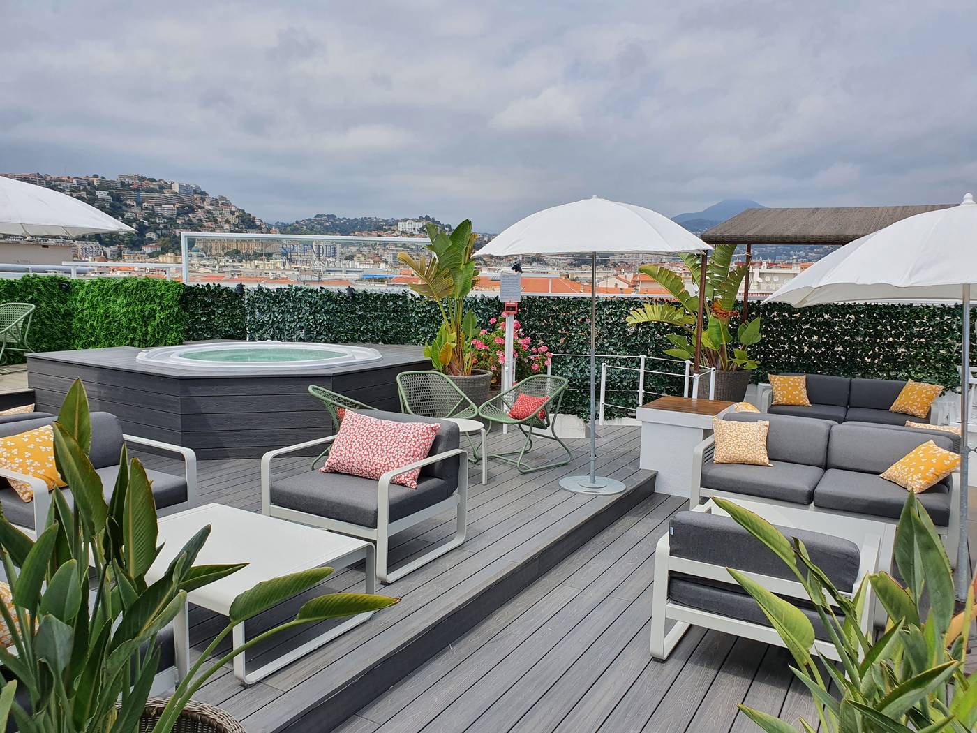 Splendid-Hotel---Spa-Nice-Pool-8