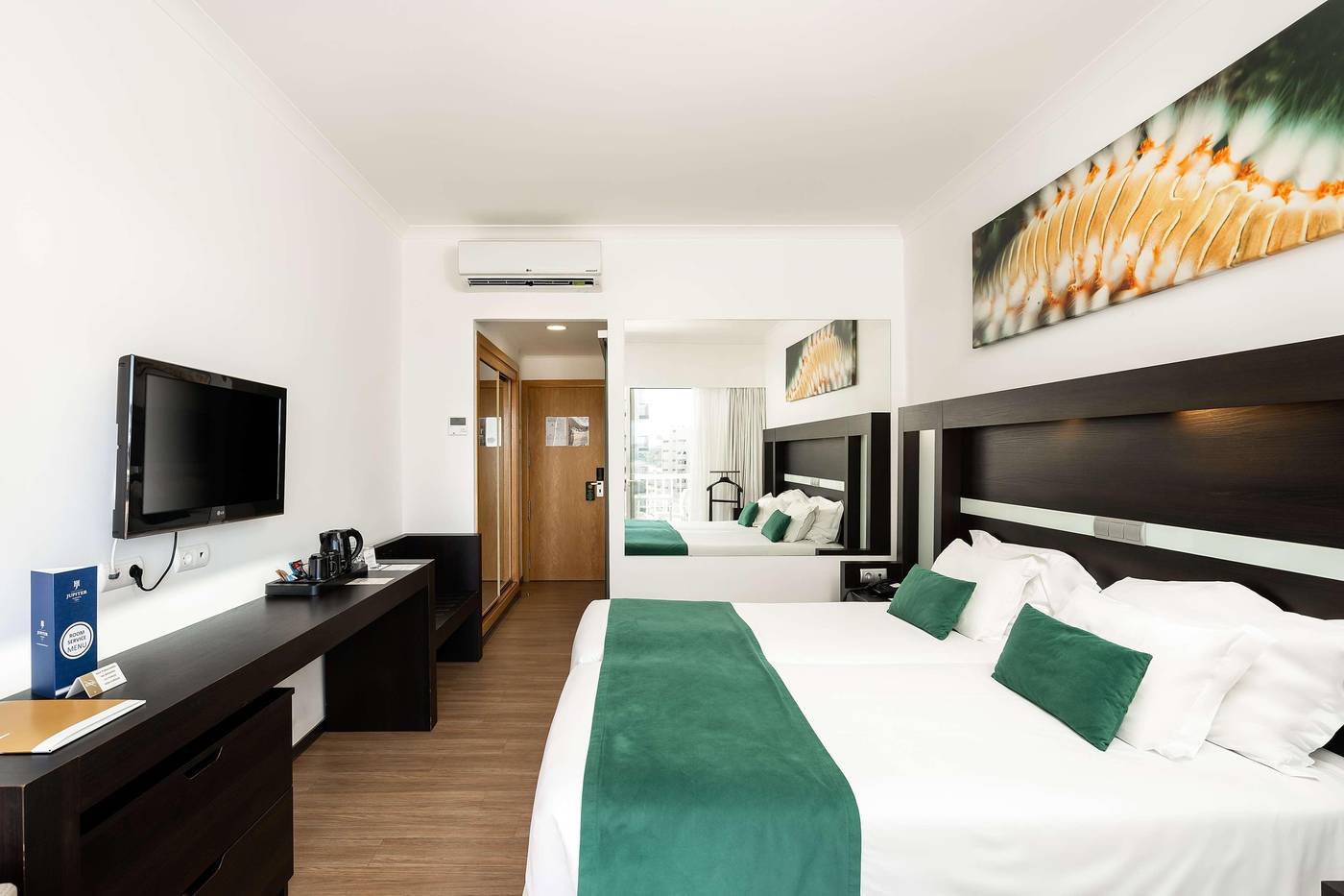 Jupiter-Algarve-Hotel---Beach---Spa-Room-18