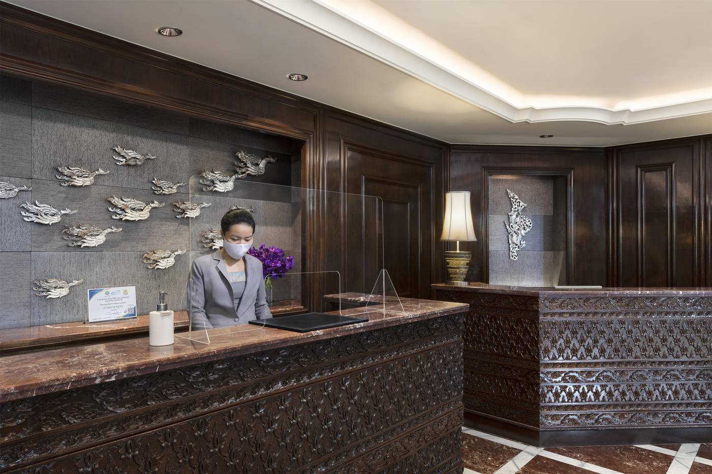 Anantara-Siam-Bangkok-Lobby-22